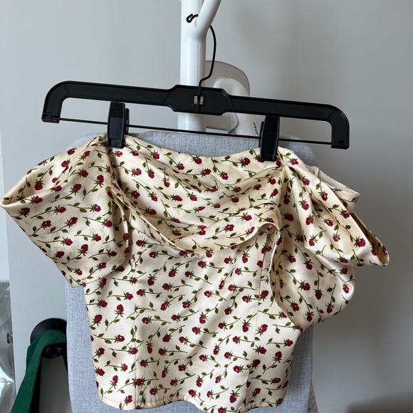 NWOT Reformation off shoulder top floral print - Picture 5 of 11